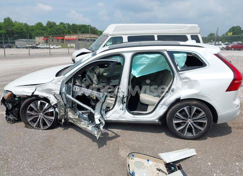 Photo 14 of 2022 Volvo Xc60 B5 MOMENTUM (VIN YV4L12DKXN1024421)