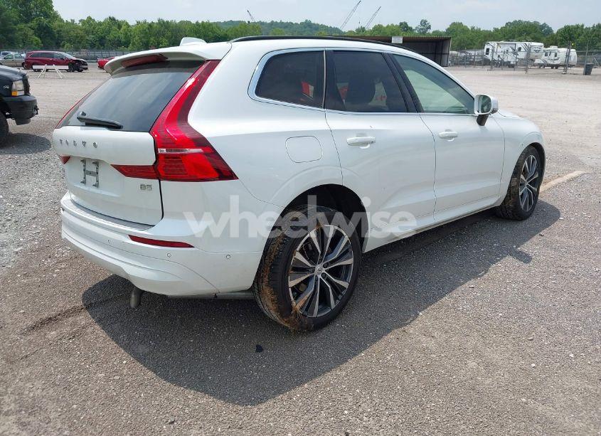 Photo 4 of 2022 Volvo Xc60 B5 MOMENTUM (VIN YV4L12DKXN1024421)
