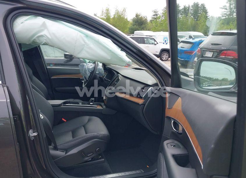 Photo 5 of 2024 Volvo Xc90 B5 PLUS BRIGHT THEME (VIN YV4L12PE1R1234921)