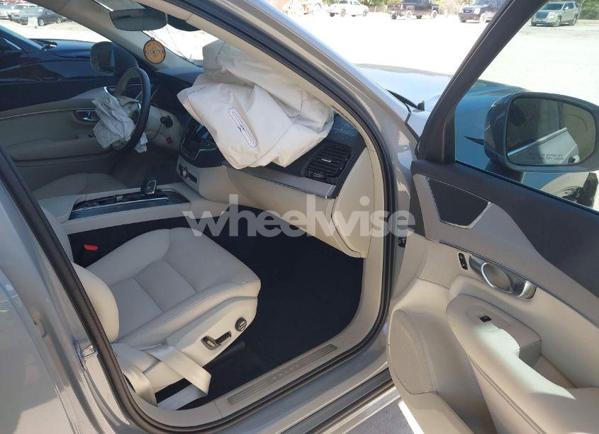 Photo 5 of 2024 Volvo Xc90 B5 CORE BRIGHT THEME (VIN YV4L12PK1R1189808)