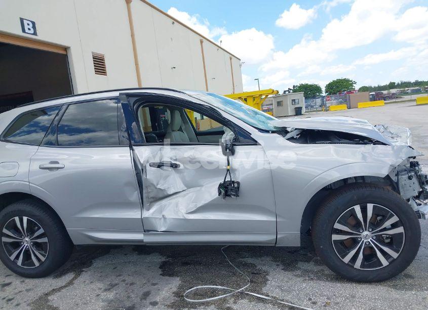 Photo 17 of 2024 Volvo Xc60 B5 CORE DARK THEME (VIN YV4L12RK1R1908391)