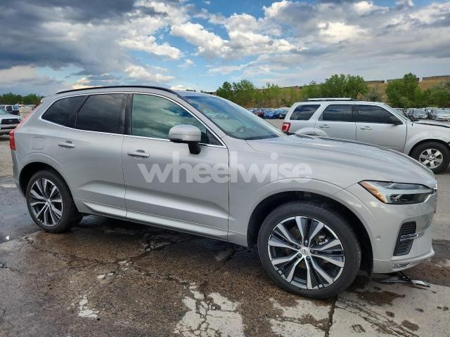 Photo 13 of 2022 VOLVO XC60 B5 MOMENTUM (VIN YV4L12RK7N1088540)