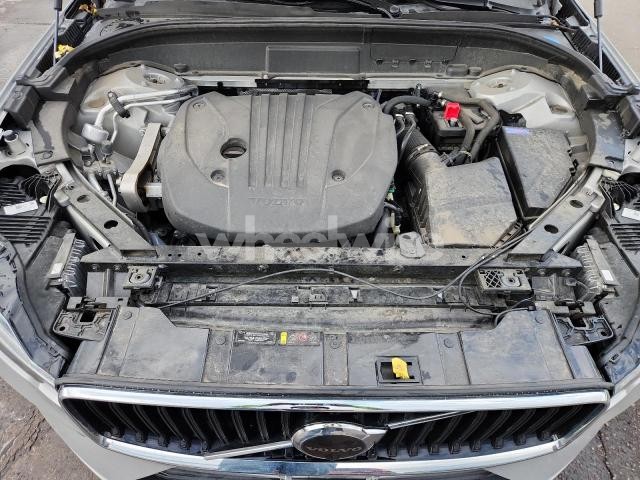 Photo 7 of 2022 VOLVO XC60 B5 MOMENTUM (VIN YV4L12RK7N1088540)