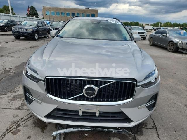 Photo 8 of 2022 VOLVO XC60 B5 MOMENTUM (VIN YV4L12RK7N1088540)