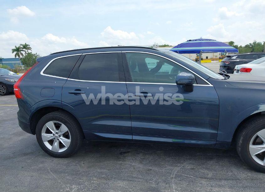 Photo 14 of 2022 Volvo Xc60 B5 MOMENTUM (VIN YV4L12RKXN1052826)