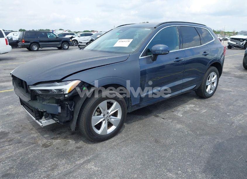 Photo 2 of 2022 Volvo Xc60 B5 MOMENTUM (VIN YV4L12RKXN1052826)