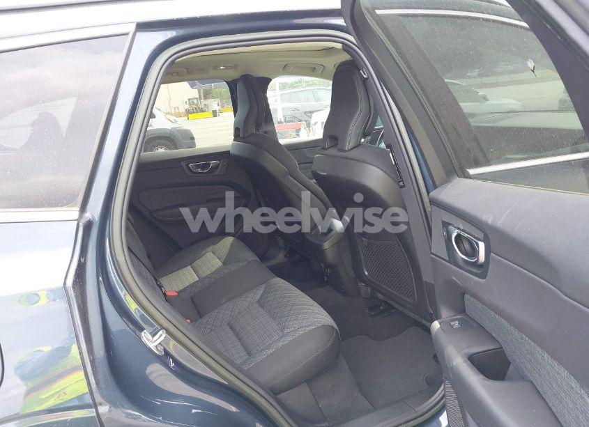 Photo 8 of 2022 Volvo Xc60 B5 MOMENTUM (VIN YV4L12RKXN1052826)