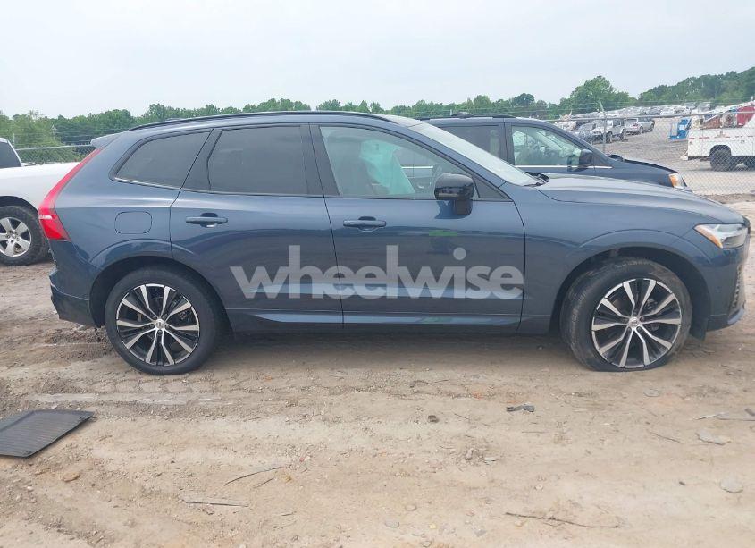 Photo 13 of 2024 Volvo Xc60 B5 PLUS DARK THEME (VIN YV4L12RL2R1777819)