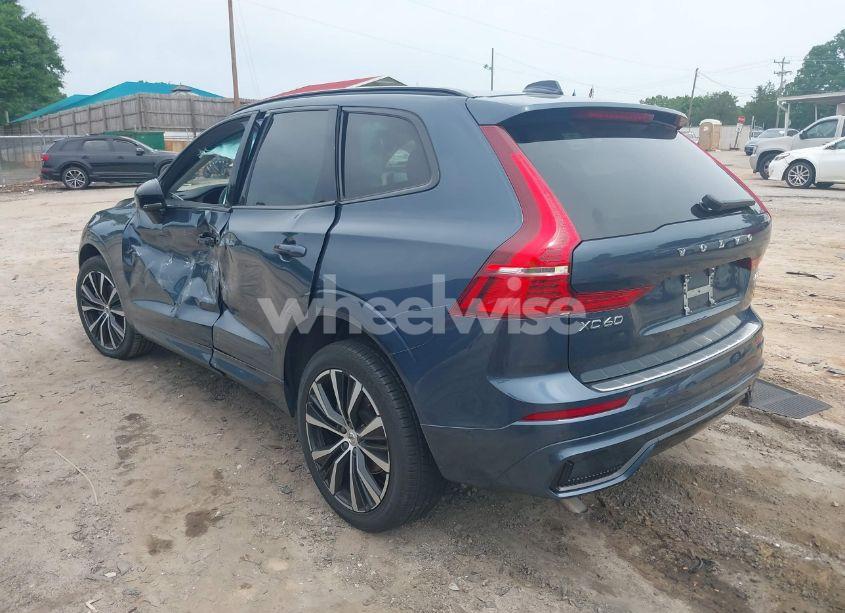 Photo 3 of 2024 Volvo Xc60 B5 PLUS DARK THEME (VIN YV4L12RL2R1777819)