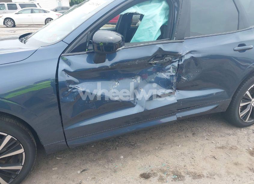 Photo 6 of 2024 Volvo Xc60 B5 PLUS DARK THEME (VIN YV4L12RL2R1777819)