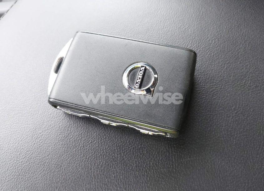 Photo 11 of 2024 Volvo Xc60 B5 PLUS DARK THEME (VIN YV4L12RL5R1885058)