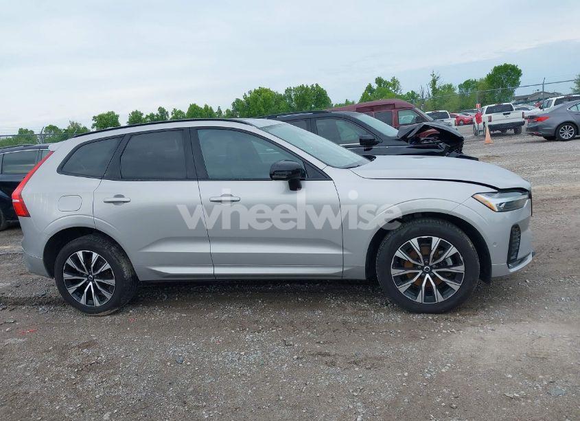 Photo 13 of 2024 Volvo Xc60 B5 PLUS DARK THEME (VIN YV4L12RL5R1885058)