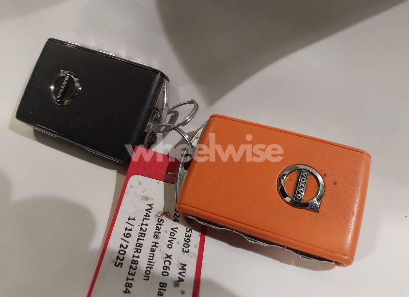 Photo 11 of 2024 Volvo Xc60 PLUS DARK THEME (VIN YV4L12RL8R1823184)