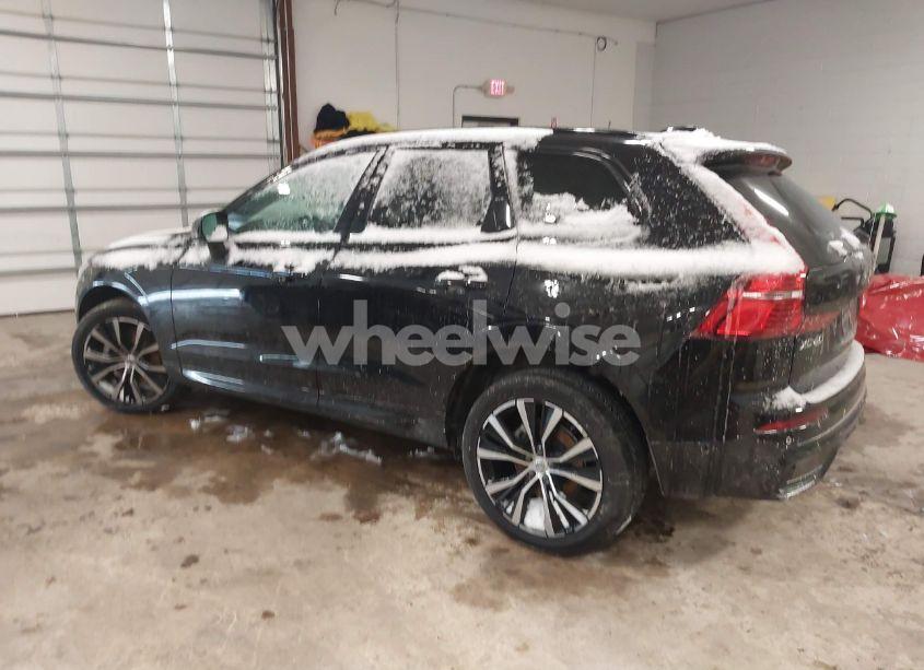 Photo 3 of 2024 Volvo Xc60 PLUS DARK THEME (VIN YV4L12RL8R1823184)