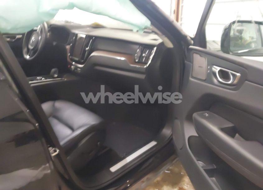 Photo 5 of 2024 Volvo Xc60 PLUS DARK THEME (VIN YV4L12RL8R1823184)