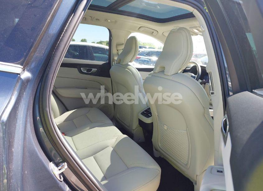 Photo 8 of 2022 Volvo Xc60 B5 INSCRIPTION (VIN YV4L12RL9N1002850)