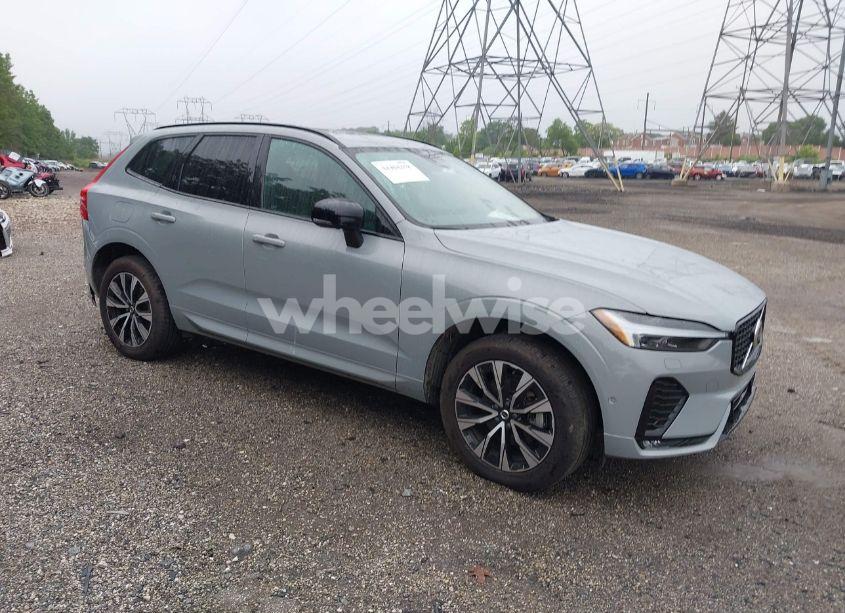 2024 Volvo Xc60 B5 PLUS DARK THEME (VIN YV4L12RL9R1724910) main photo