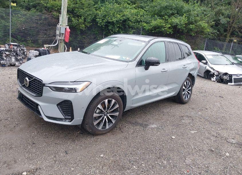 Photo 2 of 2024 Volvo Xc60 B5 PLUS DARK THEME (VIN YV4L12RL9R1724910)