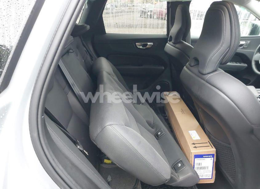 Photo 8 of 2024 Volvo Xc60 B5 PLUS DARK THEME (VIN YV4L12RL9R1724910)