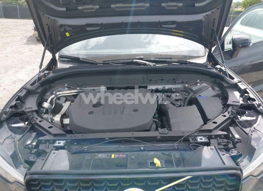 Photo 10 of 2024 Volvo Xc60 B5 PLUS DARK THEME (VIN YV4L12RL9R1791846)
