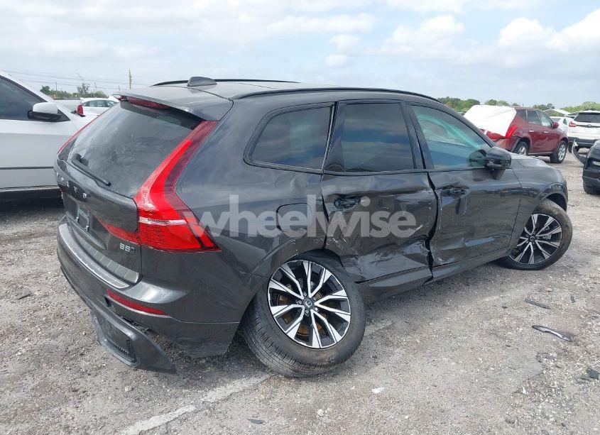 Photo 4 of 2024 Volvo Xc60 B5 PLUS DARK THEME (VIN YV4L12RL9R1791846)