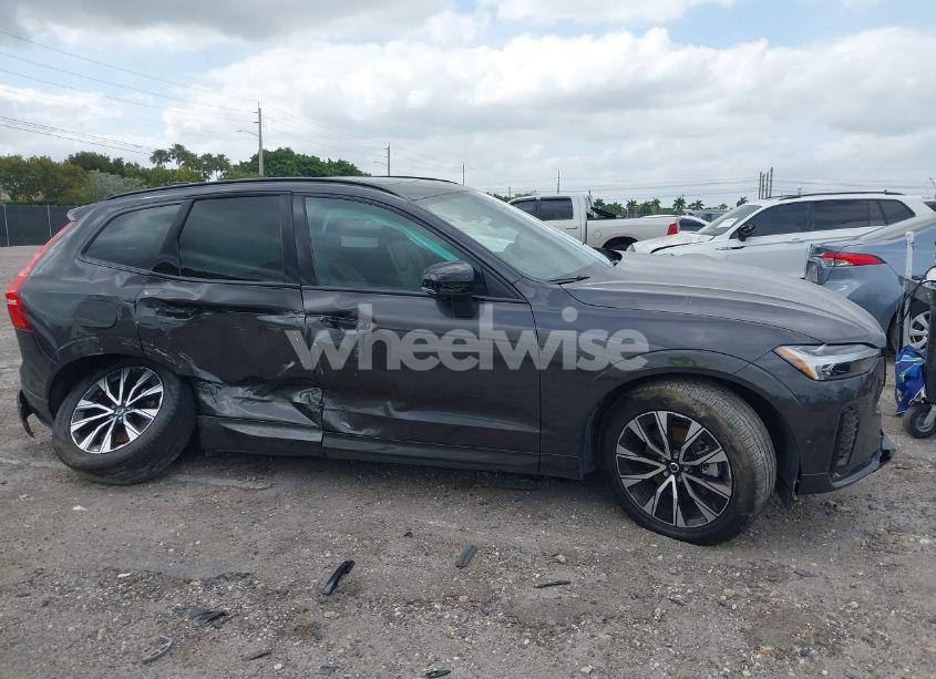 Photo 6 of 2024 Volvo Xc60 B5 PLUS DARK THEME (VIN YV4L12RL9R1791846)