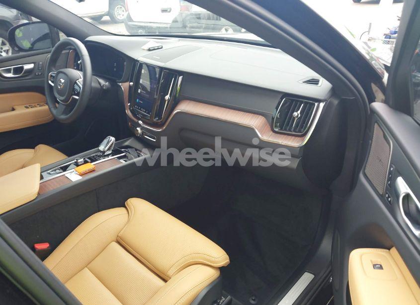 Photo 5 of 2024 Volvo Xc60 B5 ULTIMATE DARK THEME (VIN YV4L12RM0R1715246)