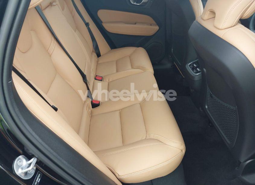 Photo 8 of 2024 Volvo Xc60 B5 ULTIMATE DARK THEME (VIN YV4L12RM0R1715246)