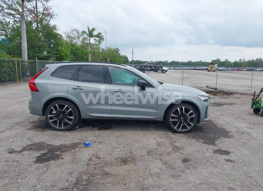 Photo 13 of 2024 Volvo Xc60 B5 ULTIMATE DARK THEME (VIN YV4L12RM0R1719376)