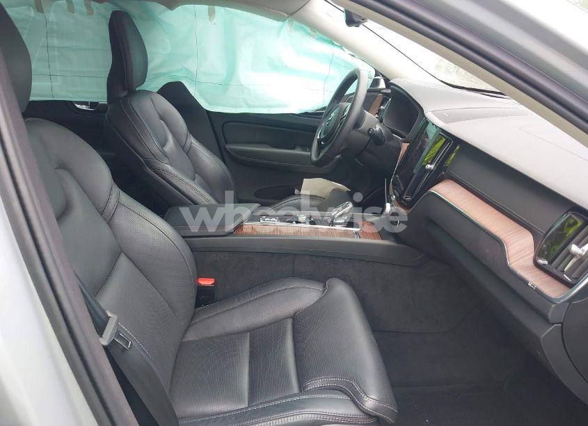 Photo 5 of 2024 Volvo Xc60 B5 ULTIMATE DARK THEME (VIN YV4L12RM0R1719376)