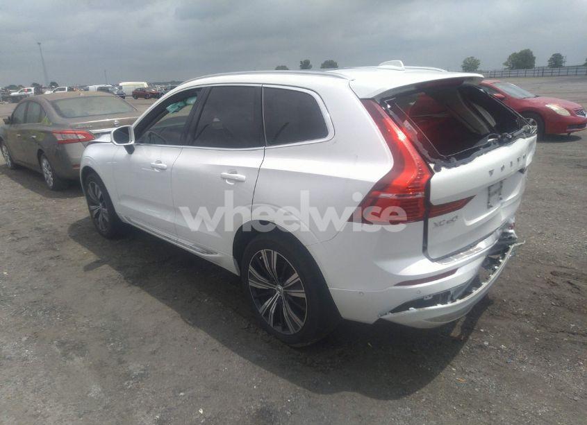 Photo 3 of 2023 Volvo Xc60 B5 PLUS BRIGHT THEME (VIN YV4L12RN1P1205347)