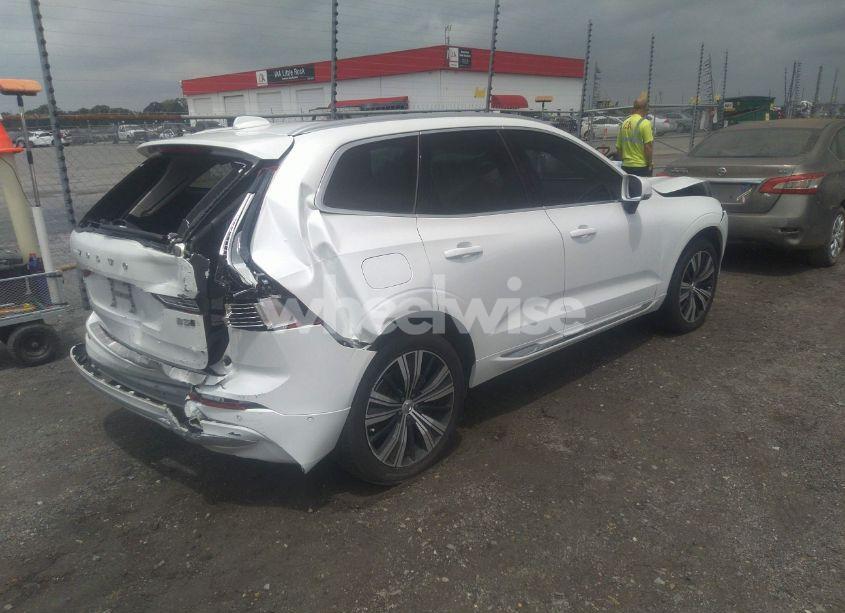 Photo 4 of 2023 Volvo Xc60 B5 PLUS BRIGHT THEME (VIN YV4L12RN1P1205347)