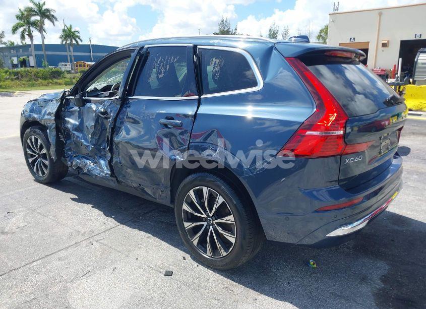 Photo 3 of 2023 Volvo Xc60 B5 PLUS BRIGHT THEME (VIN YV4L12RN1P1384974)
