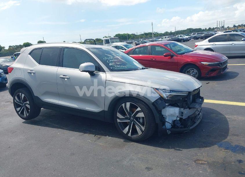 2024 Volvo Xc40 B5 PLUS BRIGHT THEME (VIN YV4L12UE0R2249649) main photo