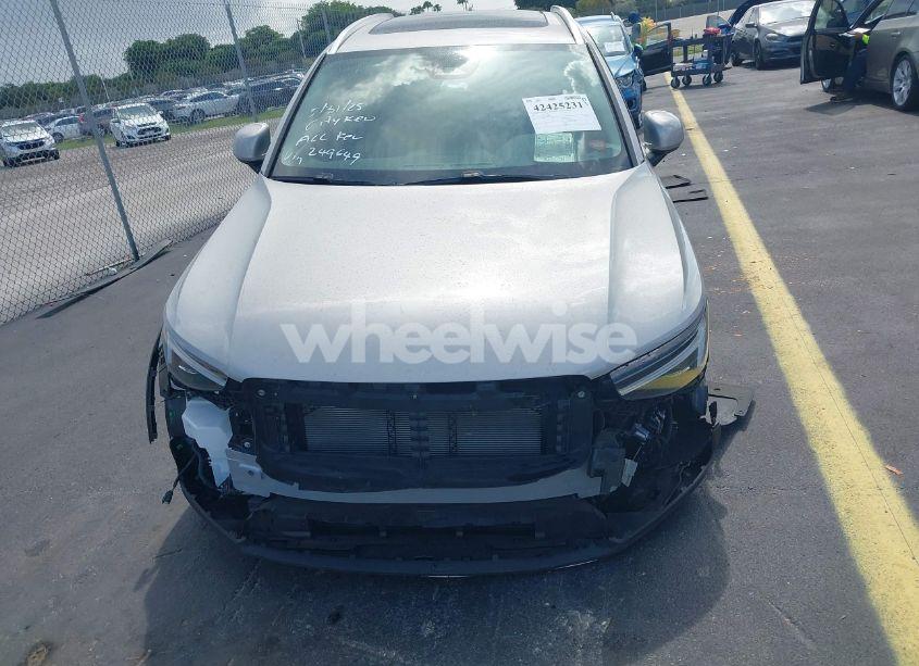Photo 12 of 2024 Volvo Xc40 B5 PLUS BRIGHT THEME (VIN YV4L12UE0R2249649)