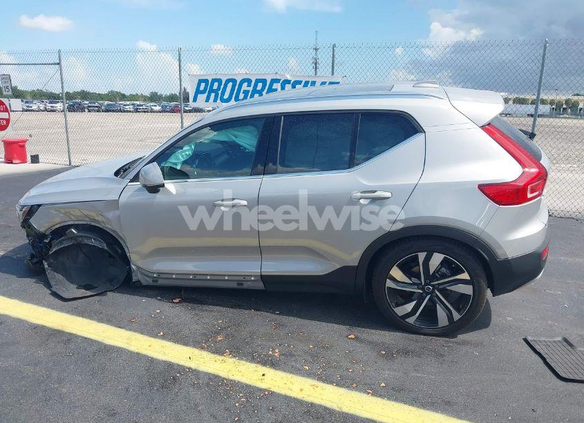Photo 14 of 2024 Volvo Xc40 B5 PLUS BRIGHT THEME (VIN YV4L12UE0R2249649)