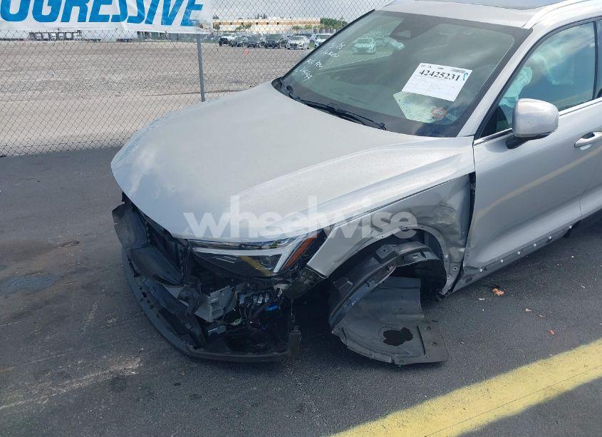 Photo 6 of 2024 Volvo Xc40 B5 PLUS BRIGHT THEME (VIN YV4L12UE0R2249649)