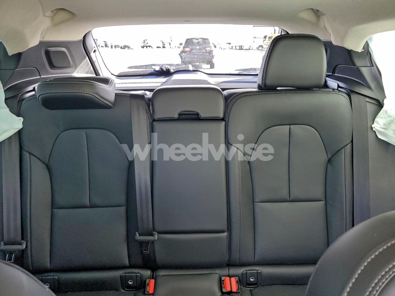 Photo 10 of 2025 VOLVO XC40 PLUS (VIN YV4L12UE0S2456595)