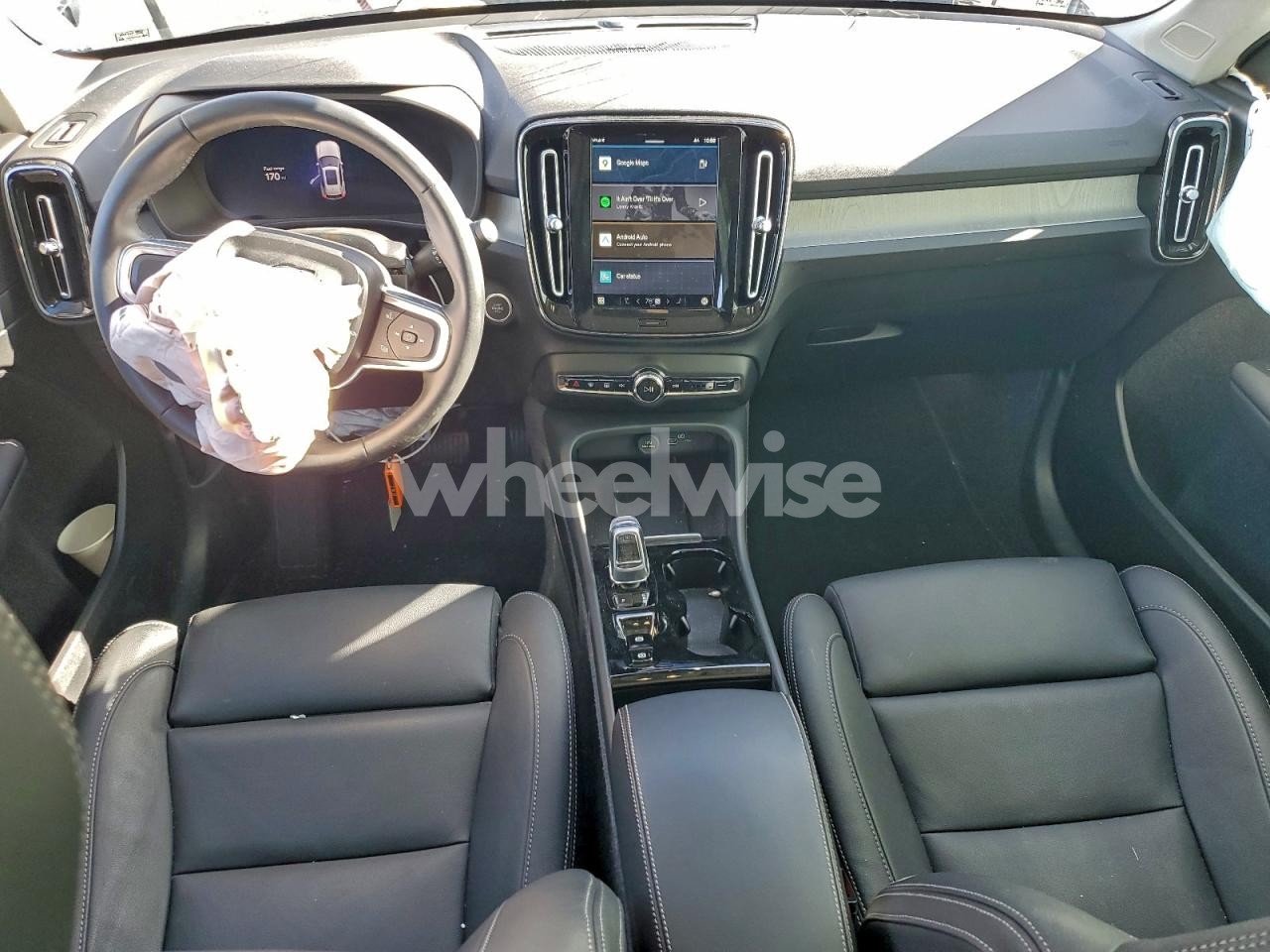 Photo 8 of 2025 VOLVO XC40 PLUS (VIN YV4L12UE0S2456595)
