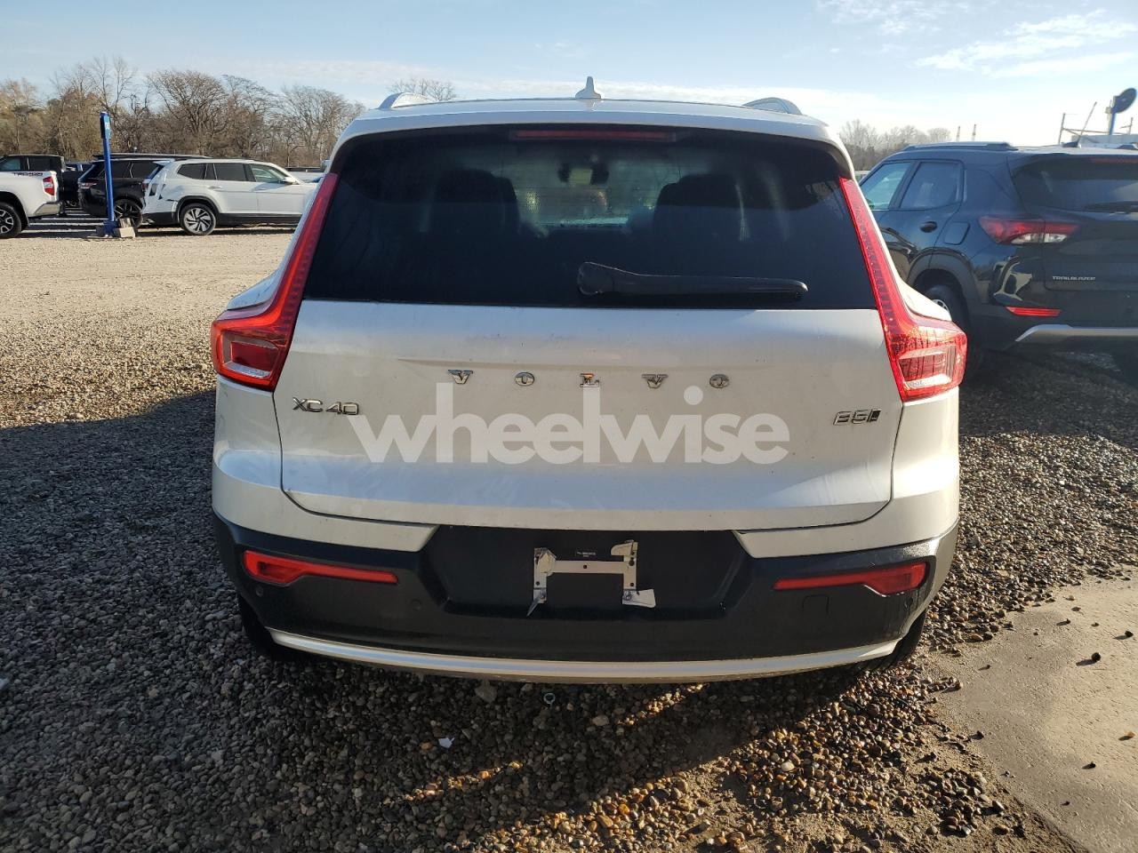 Photo 6 of 2025 VOLVO XC40 PLUS (VIN YV4L12UE5S2481380)