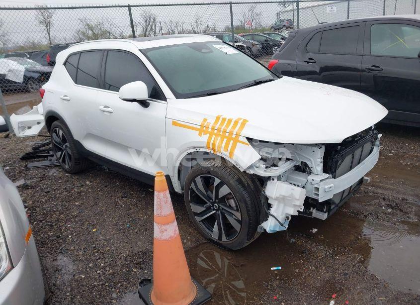 2024 Volvo Xc40 B5 PLUS BRIGHT THEME (VIN YV4L12UEXR2202130) main photo