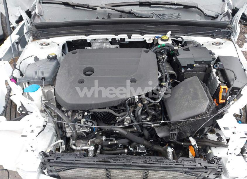 Photo 10 of 2024 Volvo Xc40 B5 PLUS BRIGHT THEME (VIN YV4L12UEXR2202130)