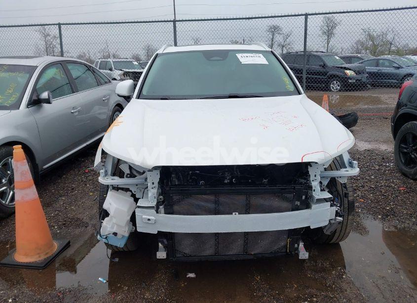 Photo 13 of 2024 Volvo Xc40 B5 PLUS BRIGHT THEME (VIN YV4L12UEXR2202130)