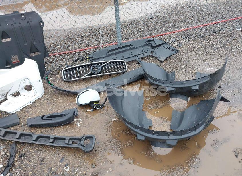 Photo 19 of 2024 Volvo Xc40 B5 PLUS BRIGHT THEME (VIN YV4L12UEXR2202130)