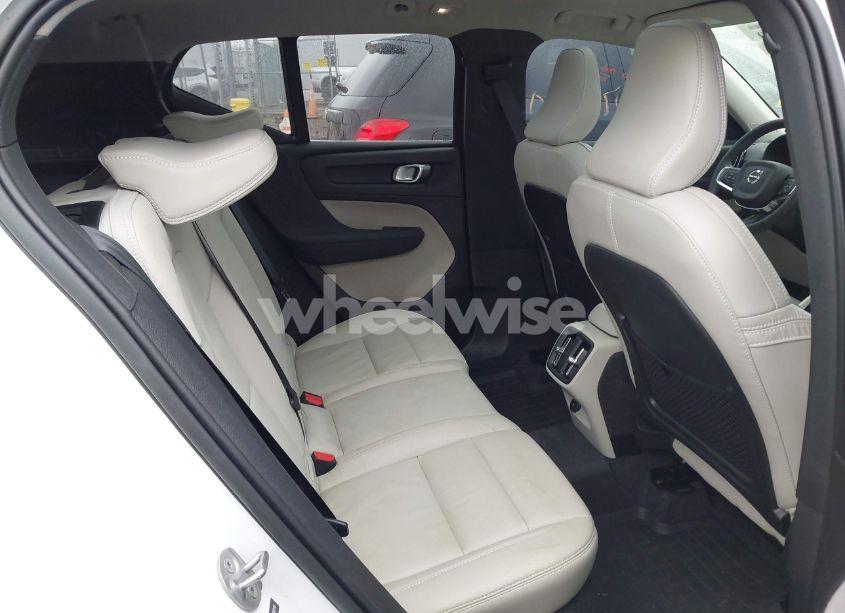 Photo 8 of 2024 Volvo Xc40 B5 PLUS BRIGHT THEME (VIN YV4L12UEXR2202130)