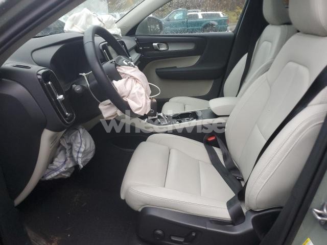 Photo 3 of 2024 VOLVO XC40 PLUS (VIN YV4L12UEXR2368387)