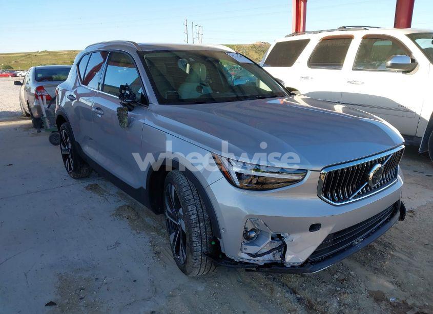 2025 Volvo Xc40 B5 ULTRA BRIGHT THEME (VIN YV4L12UF6S2560078) main photo