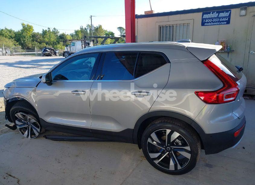 Photo 15 of 2025 Volvo Xc40 B5 ULTRA BRIGHT THEME (VIN YV4L12UF6S2560078)