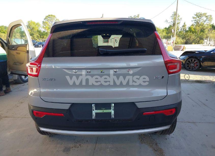 Photo 17 of 2025 Volvo Xc40 B5 ULTRA BRIGHT THEME (VIN YV4L12UF6S2560078)