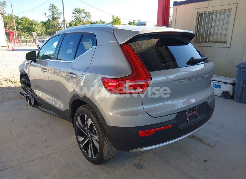 Photo 3 of 2025 Volvo Xc40 B5 ULTRA BRIGHT THEME (VIN YV4L12UF6S2560078)